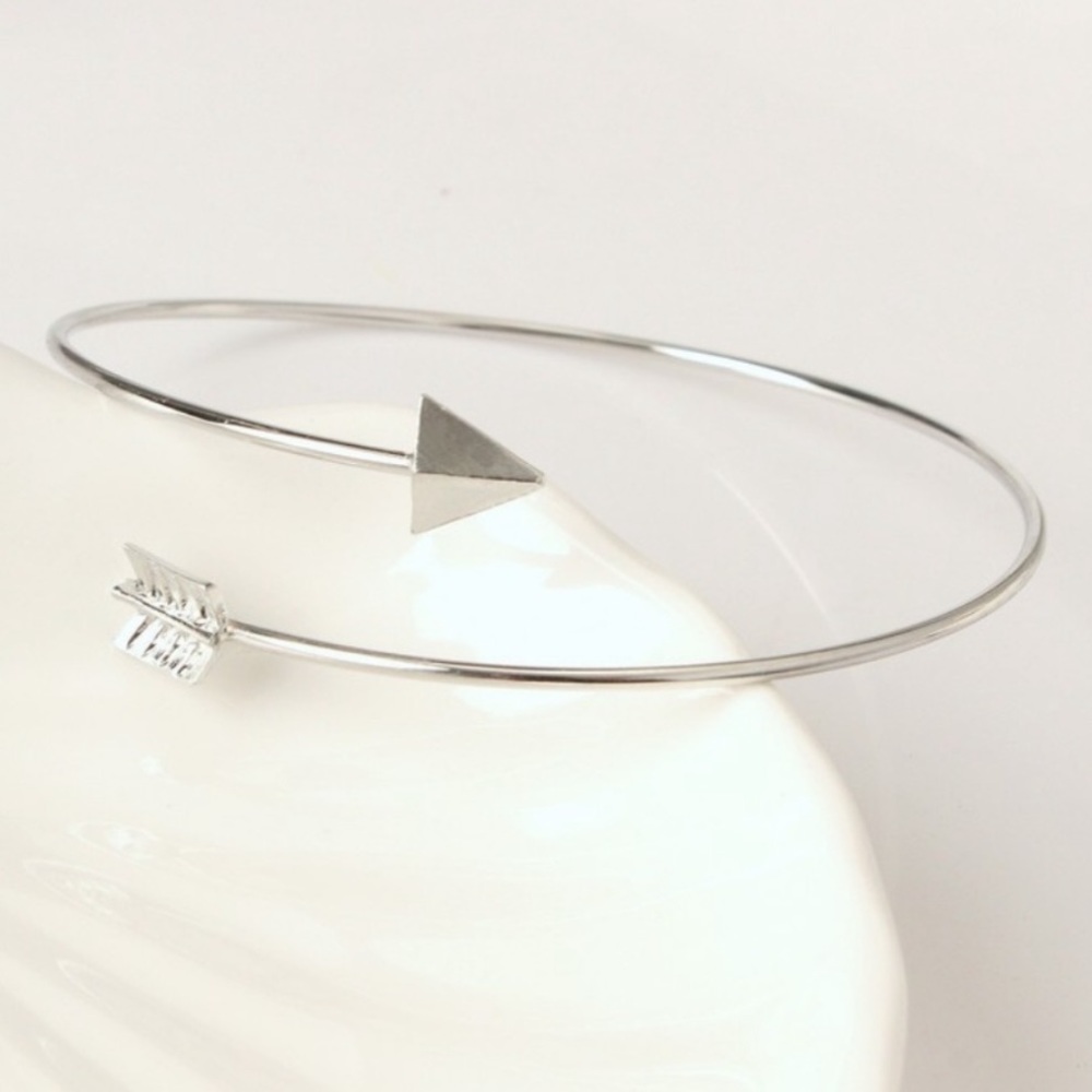 Arrow Bangle Bracelet in Silver 💕 Final Price!